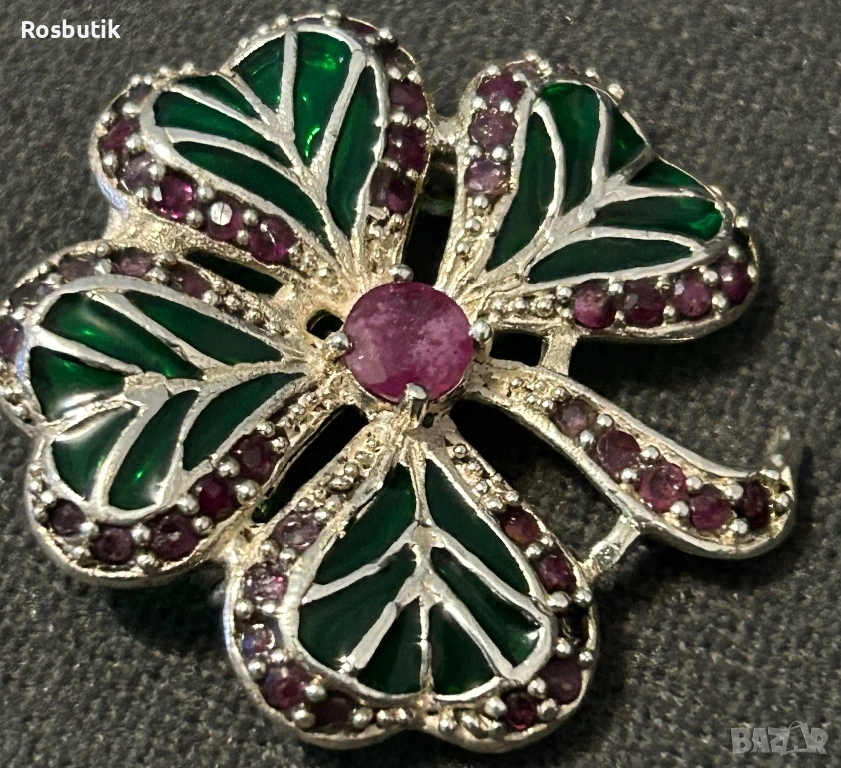 Разкошен сребърен медальон/ брошка с естествени рубини и зелен емайл , снимка 1