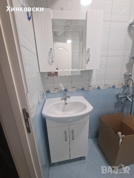 горен и долен шкаф с умивалник за баня, снимка 1
