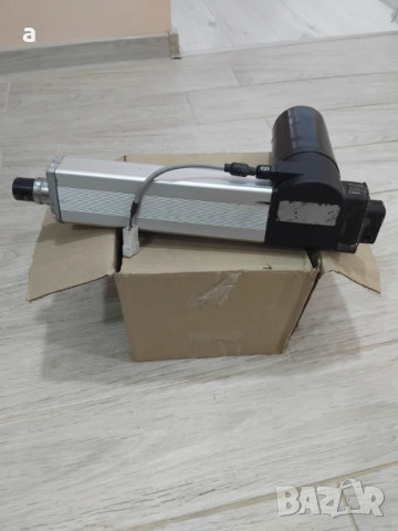 Ел.мотор за отваряне на Бункера за Claas Lexion 