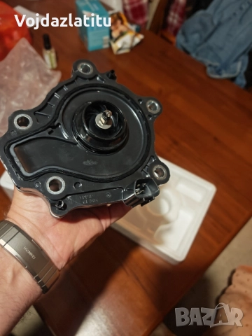 водна помпа Тойота хибрид , снимка 4 - Части - 52392119