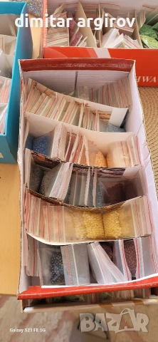 Голям комплект стъклени мъниста за бижута – 400+ пакетчета по 10-15г., снимка 8 - Бижутерийни комплекти - 53844107