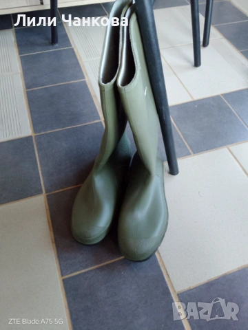 Продавам гумени ботуши 