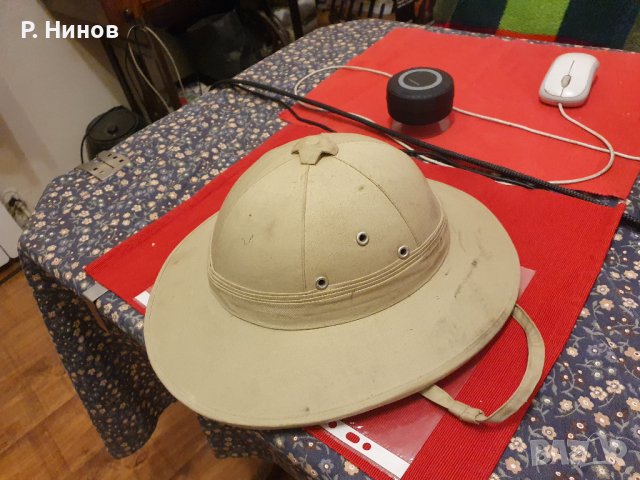 pith helmet  шлем от сагово дърво  колониална шапка с термоизолация ,оригинална от 70те години, снимка 1 - Антикварни и старинни предмети - 41938185