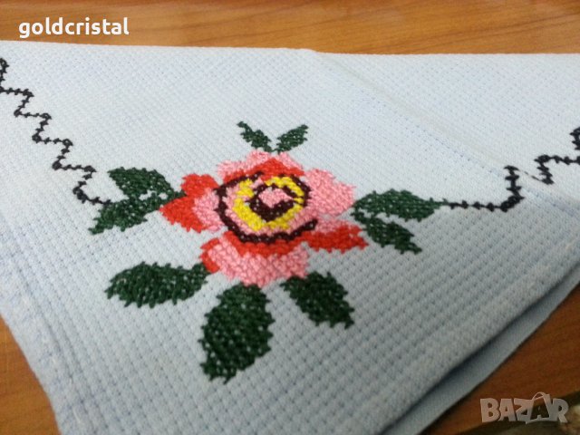Текстилни салфетки за маса ръчно бродирани , снимка 3 - Покривки за маси - 38738731
