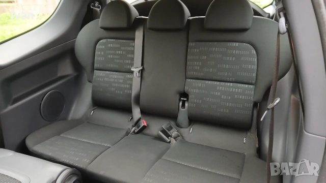 Mitsubishi Colt 1.3 16V, снимка 9 - Автомобили и джипове - 53216047