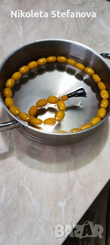 Истинска кехлибарена броеница от 33 броя мъниста със поп., снимка 2 - Антикварни и старинни предмети - 53338598