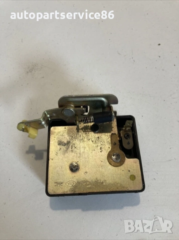 Брава на задния капак за KIA Carnival (2006–2012), снимка 2 - Части - 53218505