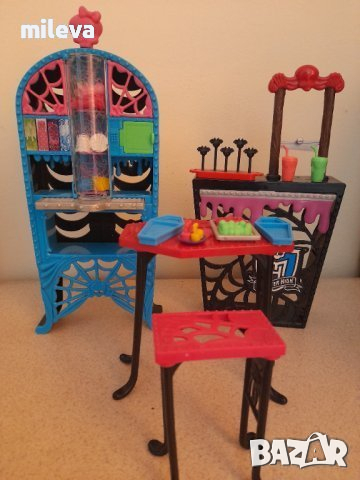 Колекционерско албумче монстър хай и други, снимка 9 - Колекции - 44757332