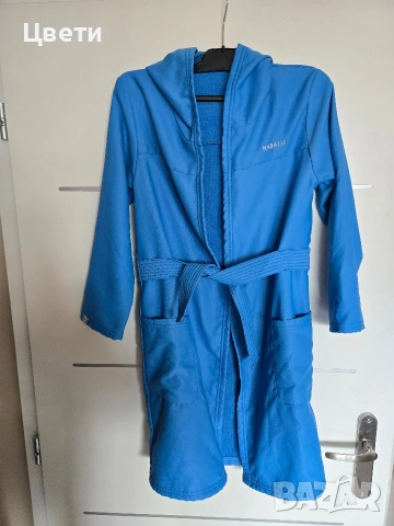 Детски халат Декатлон 152см., снимка 10 - Хавлии и халати - 53224166
