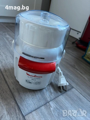 чопър Moulinex La Moulinette 800W, модел AD560120. 