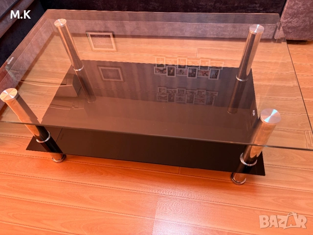 Стъклена холна маса