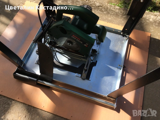настолен циркуляр Bosch, със стойка Bosch, снимка 10 - Триони и циркуляри - 53801625