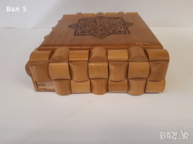 Стара дървена интересна кутия за бижута, снимка 3 - Антикварни и старинни предмети - 52401152