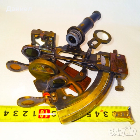 Луксозен бронзов секстант в дървена кутия, снимка 5 - Други ценни предмети - 52586939