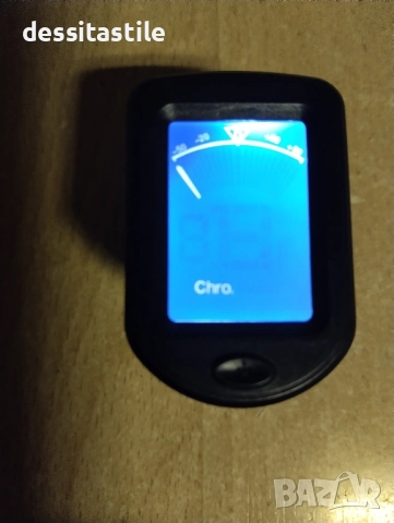 Стойки за китара и тунер за китара