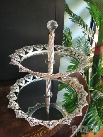 Метална стойка за сладкиши с огледална основа на 2 нива, снимка 3 - Аксесоари за кухня - 38681551