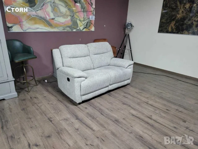 Сив диван от плат двойка с ръчен релаксиращ механизъм, снимка 5 - Дивани и мека мебел - 50886803