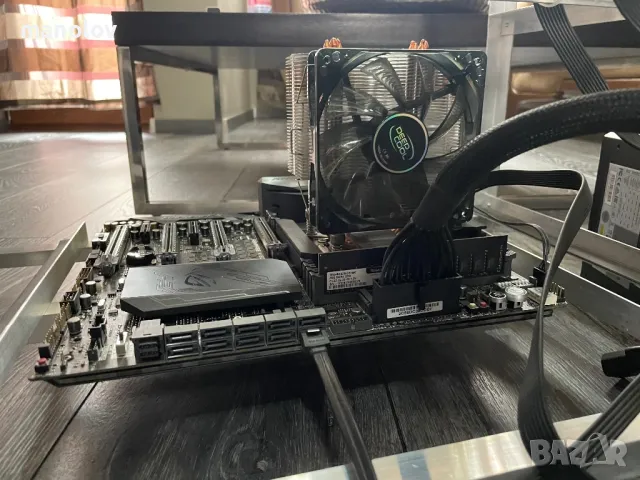 Дъно, процесор, захранване, памет, кабели, стойка