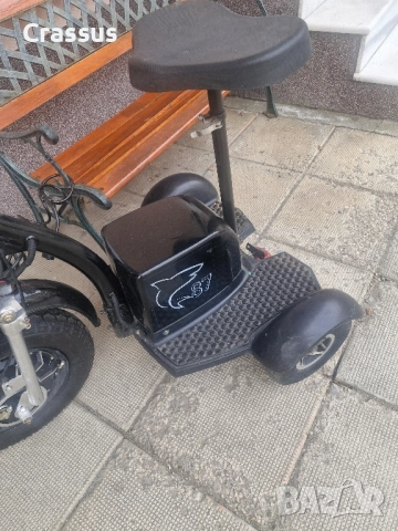 Продава се електрическа триколка
