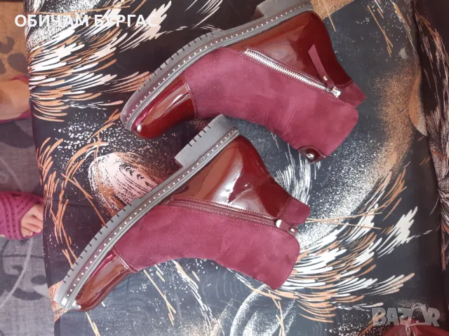 раз.41 стелка-27см СТИЛНИ БОТИ ОТ ВЕЛУР И ЛАЧЕНА КОЖА В БОРДО като нови,ползвани само веднъж, снимка 3 - Дамски боти - 47687578