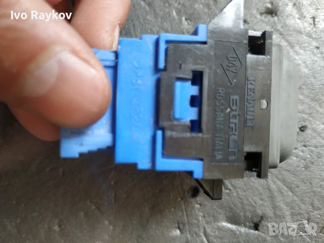 Бутони стъкла за Renault , снимка 5 - Части - 51053338