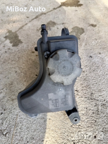 Казанче антифриз БМВ Е90 BMW, снимка 2 - Части - 52218903