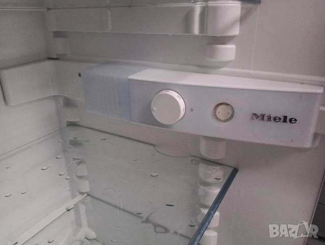 Като нов комбиниран хладилник с фризер Миеле Miele с две години гаранция!, снимка 3 - Хладилници - 53449064