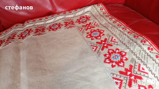 Красиво бродирано каренце, снимка 4 - Антикварни и старинни предмети - 51326515