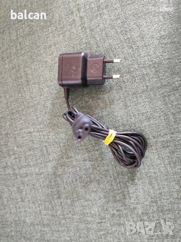 Зарядно за самобръсначка Philips , снимка 2 - Електрически самобръсначки - 49422588