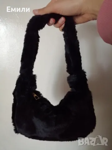 Дамска пухкава малка чантичка в черен цвят, снимка 13 - Чанти - 48416625