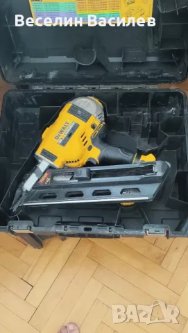 Такер Пушка Dewalt 692, снимка 2 - Такери - 55902160
