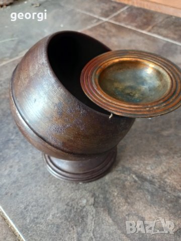 стар ламаринен пепелник антика   16/3