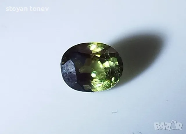 Рядък естествен Александрит с VS чистота - 0.98кт.! Сертифициран! Нов!, снимка 7 - Други - 49501283