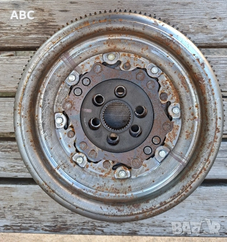 Маховик от 6 степенно DSG VW TOURAN 2.0 tdi 140кс , снимка 4 - Части - 51543608