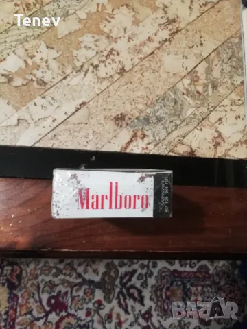 Кутия от цигари Marlboro, снимка 3 - Антикварни и старинни предмети - 48969253