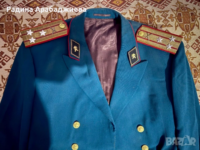 Пълен комплект парадна офицерска униформа БНА - Капитан / Артилерия + Юбилеен медал, снимка 2 - Антикварни и старинни предмети - 53802061