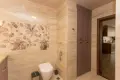 Продаваме Тристаен Апартамент в Красно село, снимка 7