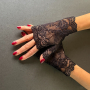 Елегантни черни дантелени ръкавици без пръсти 8022, снимка 4