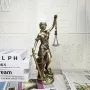Статуя на Богинята на Справедливостта Темида, снимка 9