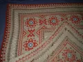 Бродирана ленена покривка Българска шевица ръчна бродерия, снимка 4
