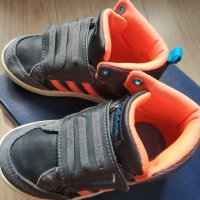 Детски маратонки Adidas, снимка 3 - Детски маратонки - 35771196