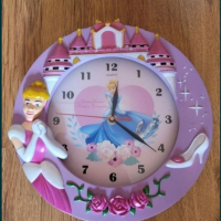 Стенен часовник с принцеси , снимка 1 - Други - 36204545