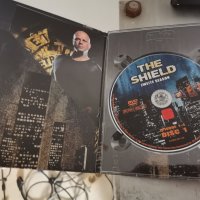 THE SHIELD -1 и 2 сезон-8 ДВД, снимка 5 - DVD филми - 42428779