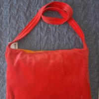 Нова дамска плюшена чанта, снимка 4 - Чанти - 42313290
