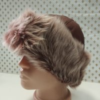 Дамска кожена шапка - 4 avangard-burgas , снимка 1 - Шапки - 44242200