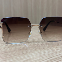 Слънчеви очила с кафеви стъкла и златна рамка, снимка 3 - Слънчеви и диоптрични очила - 44529878