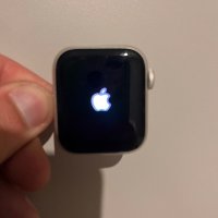 Apple Watch SE2 40mm, цвят бежов., снимка 2 - Смарт гривни - 41372897