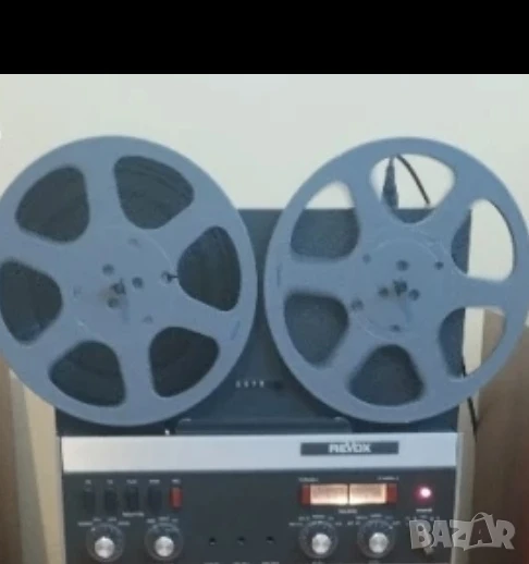 Търся Стар Матнетофон за Интериор  Ще му Вграждам Блут Без Звук да  Върти на Пуск  18.См. Ролки ! , снимка 1