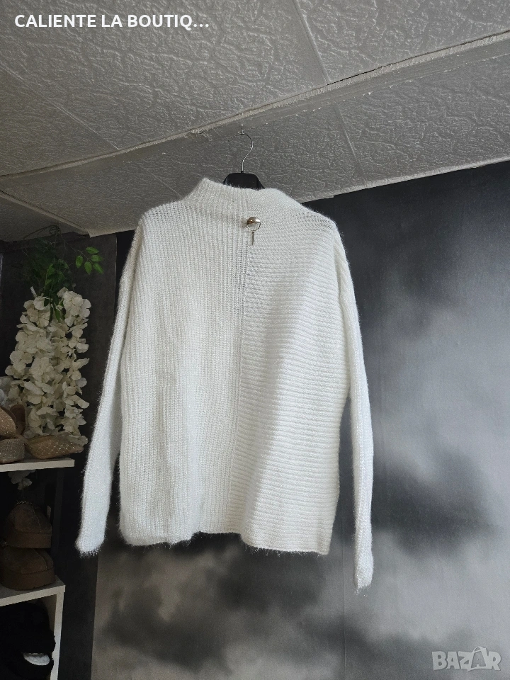 Пуловер в бяло, снимка 1