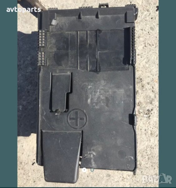 Peugeot 3008 акумулаторна кутия, снимка 1